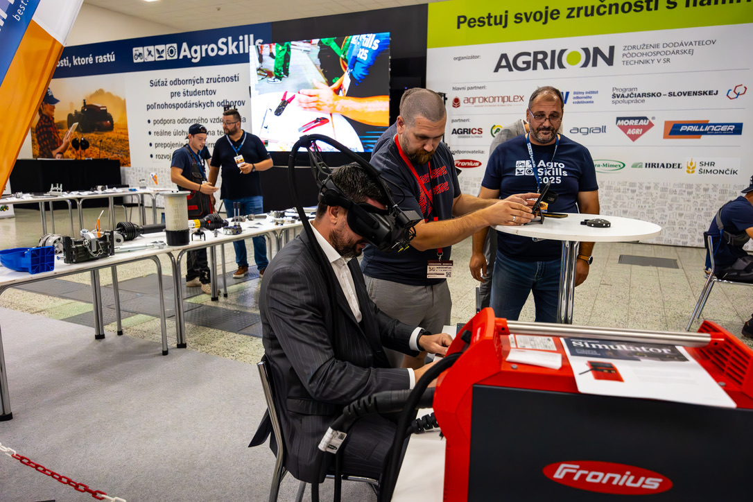 Zváranie na simulátore počas AgroSkills 2025